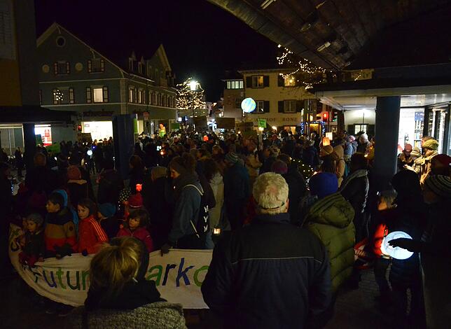 Bild 13: Bilder von der zweiten Klima-Demo in der Markdorfer Innenstadt