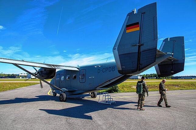 Bild 16: Bilder von der Übung der Fallschirmspringer der Bundeswehr bei Bodman-Ludwigshafen