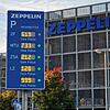 Nicht immer sind die Parklätze der Unternehmen in Friedrichshafen ausgelastet. Das ist auch auf der Anzeige des Parkhauses in der Stadt ...