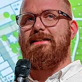 Er ist der Planungs-Chef am Hafner: Lukas Esper geht davon aus, dass die neuen Schulen in Holz oder in Mischbauweise errichtet werden. ...