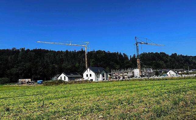Beim Thema Wohnen sieht Fabian Prause Dogern gut aufgestellt. Im Obere Hatteläcker II wird aktuell fleißig gebaut.
