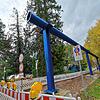Seit dieser Woche stehen erste Fundamente mit Abwasserrohren in 4,5 Metern Höhe.
