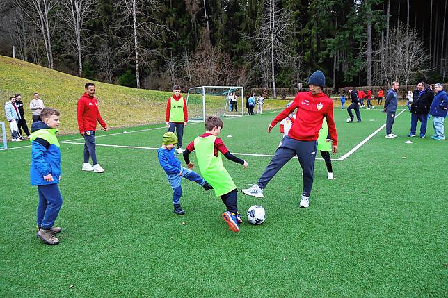 Fußballspaß mit den Profis des VfB Stuttgart.