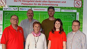 Fördervereins-Vorsitzender Roland Wachner (von links) steht mit Hilmar Melinat, Angelika Kromm, Marc Pfeffinger, Ariane Moosmann und ...