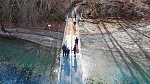 Der neue Steg am Fuß der Marienschlucht. Er ist breiter als der alte und hat an beiden Seiten Geländer. Bild: Vladimir Deinis