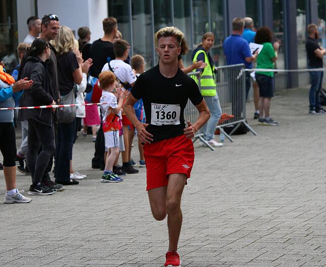 Bild 46: Omar Tareq gewinnt den 15. Trompeterlauf in Bad Säckingen &ndash; und wir haben die Bilder!