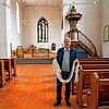 Die Seile zur Absperrung der Kirchenbänke zur Erfüllung der Corona-Auflagen in der Villinger Johanneskirche konnte der evangelische ...