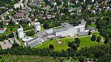 Auf diesem Luftbild aus dem Jahre 2011 sieht man, welche Fläche das damalige Krankenhaus in Villingen eingenommen hatte.