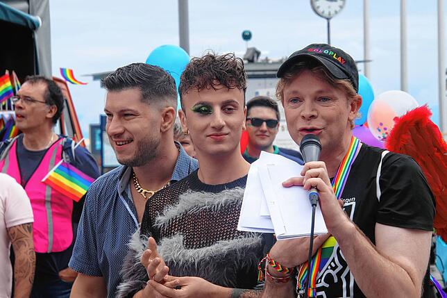 Bild 18: Der Überlinger CSD in Bildern, und dazwischen eine kleine Gruppe AfD