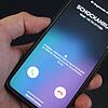 Mit Schockanrufen versuchen Betrüger ihre Opfer am Telefon auf eine falsche Fährte zu führen – und so Geld abzuzocken.