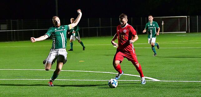 Bild 20: FC Wallbach feiert beim 3:1 gegen den FC Zell seinen ersten Heimsieg &ndash; und wir haben die Bilder!