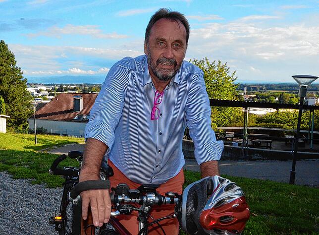 Freie-Wähler-Fraktionschef Dietmar Bitzenhofer pocht auf ein rasches Sanieren der Jakob-Gretser-Grundschule, eine neue Turnhalle und ...