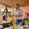 In dieser Expertenrunde auf dem Hof der Fischerfamilie Knoblauch in Uhldingen nahm niemand ein Blatt vor den Mund, so wie Thomas Lang ...
