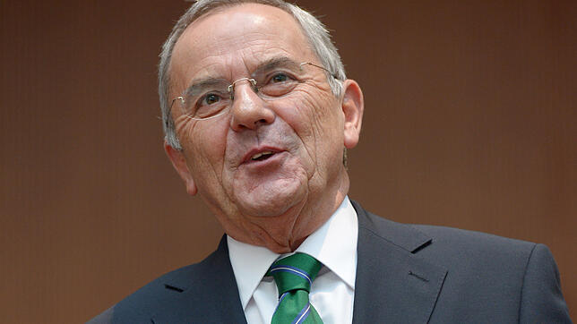 Wolfgang Schneiderhan, Generalinspekteur der Bundeswehr und Vermittler im Fluglärmstreit mit der Schweiz, kommt am 1. April an den ...