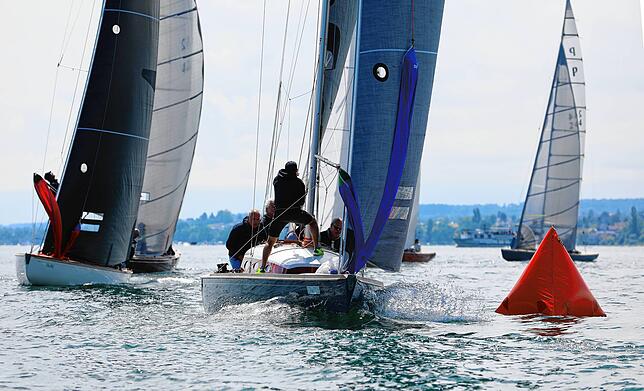 Bild 13: Dutzende Segelyachten im Konstanzer Trichter: Bilder der Regatten bei der Bodenseewoche