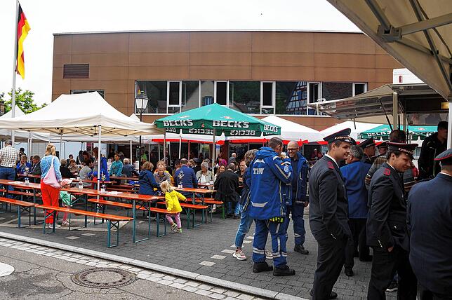 Bild 3: Alle Bilder: Schutzengelfest in Espasingen