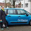 Die Vorteile des Car-Sharing haben Charlotte Hepp überzeugt. Das blaue Auto von "Bodensee Mobil" bucht sie ganz unkompliziert, wenn sie ...