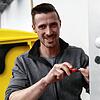 Rüstet seine Türschlösser auf und macht Einbrechern eine lange Nase: Simon Martin vom gleichnamigen Bauernladen in Überlingen-Bambergen ...