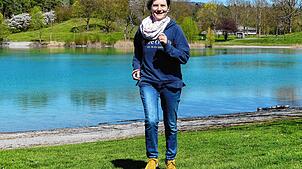 Immer in Bewegung und das im doppelten Sinn: Helen Steiner, hier nach der Ankunft vom Schullandheim, ist neue Rektorin der Grundschule ...