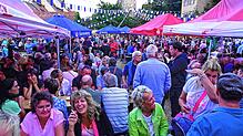 Bild : Die Narrozunft erwies sich wieder als perfekter Gastgeber beim Sommerfest im Spitalgarten.