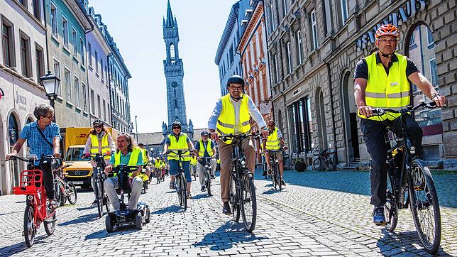Am Rad führt kein Weg vorbei: Es nimmt bei der Strategie der Stadt für den Klimaschutz eine zentrale Rolle innerhalb der Mobilitätswende ...