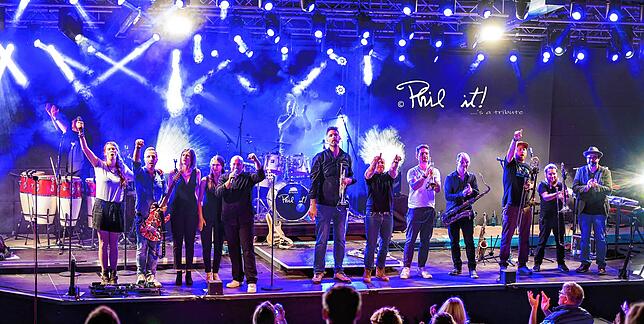 Die „Phil it Group“ spielt Lieder von Phil Collins im Gloria-Theater.