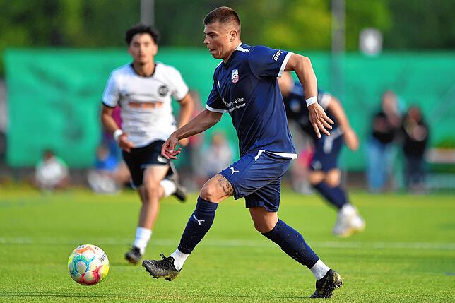 Bild 12: VfB Waldshut siegt im Hinspiel mit 1:0 gegen den FC Emmendingen &ndash; und wir haben Bilder!