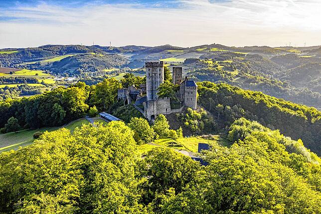 Auf dem Bild: die Vulkaneifel. Sie ist Start- und Endpunkt der erstplatzierten Wanderroute.
