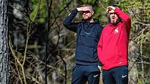 Wohin geht die Reise: Trainer Matthias Hertweck und Co-Trainer Turan Bauknecht (rechts) arbeiten im dritten Jahr beim FC Bergalingen und ...