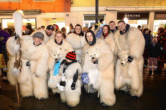 Bild 2: &sbquo;S goht degege! In Konstanz wird die Fasnacht ausgerufen. Hier gibt&lsquo;s die Bilder aus der Altstadt