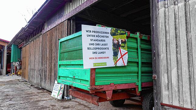 Plakate wie dieses hat der Badische Landwirtschaftliche Hauptverband für die dezentrale Protestaktion am 2. Dezember gestaltet.