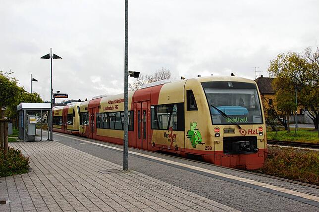 Ein Seehäslezug im Bahnhof von Stockach, fotografiert im Dezember 2022.