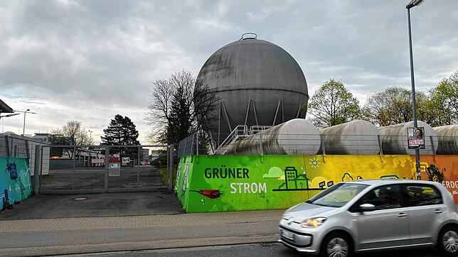 Zu drei Vierteln im Stadtwerke-Rot für den 74,9-Prozent-Mehrheitsgesellschafter, zu einem Viertel Thüga-Blau für den neuen Partner: Die ...