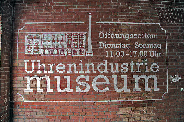 Bild 8: In jeder einzelnen Uhr steckt ganz viel Erfahrung: Zu Gast in der Produktionswerkstatt des Uhrenindustriemuseums
