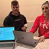 Jannik Probst und Malena Riester haben in den vergangenen Tagen einen Online-Weihnachtsmarkt auf die Beine gestellt. Damit möchten sie ...