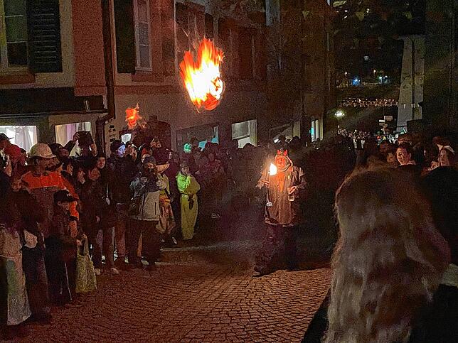 Bild 13: So schaurig-schön waren Nachtumzug und Häxefüür in Laufenburg