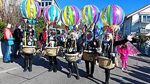 Fabelhafte Ballonfahrt! Dieses originelle Gruppen-Häs landete am Allensbacher Fasnetsmäntig auf Platz vier.