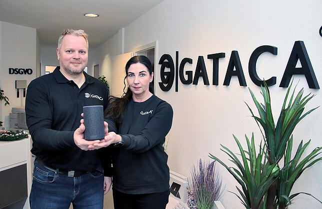 Rene Mangner und Verena Bauer von der Villinger IT-Firma Gataca.