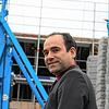 Ozan Topcuogullari vor einem wichtigen Projekt: Dem Anbau der Realschule von Erzingen.
