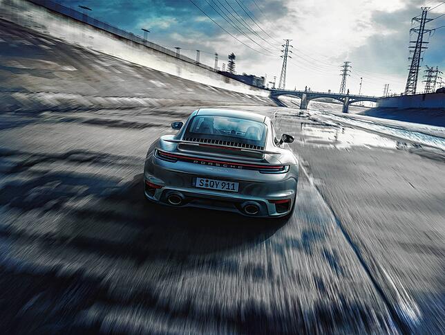 Der Porsche 911 Turbo ist das Statussymbol der Zuffenhausener Sportwagenschmiede schlechthin. Zumal in der leistungsgesteigerten ...