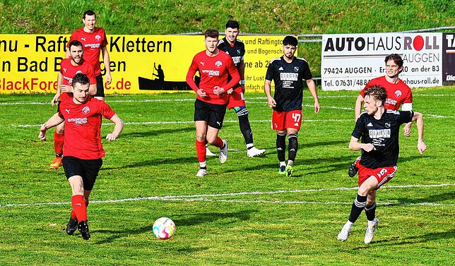 Bild 6: VfR Bad Bellingen besiegt den FC Hochrhein mit 4:1 &ndash; und wir haben Bilder!