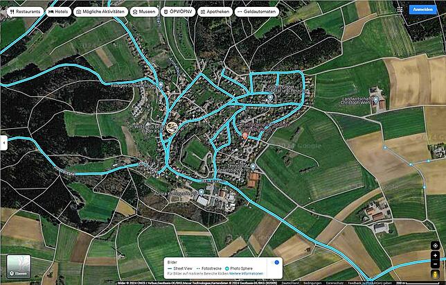 Weilersbach hat Stand Juli 2022 fast 1300 Einwohner. Der Ortsteil von Villingen-Schwenningen ist erstaunlich gut bei Streetview aufgestellt.