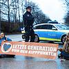 Klimaprotest der Letzten Generation: Die Aktivistengruppe bezieht sich mit ihrer Bezeichnung auf ein Zitat vom Barack Obama. Aber die ...