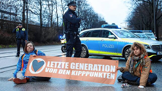 Klimaprotest der Letzten Generation: Die Aktivistengruppe bezieht sich mit ihrer Bezeichnung auf ein Zitat vom Barack Obama. Aber die ...