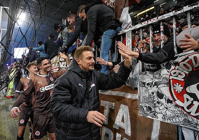 Das Millerntor-Stadion in Hamburg-St. Pauli ist ein Fußballtempel voller Emotionen. Hier beim Heimspiel am 29. November gegen Holstein Kiel.