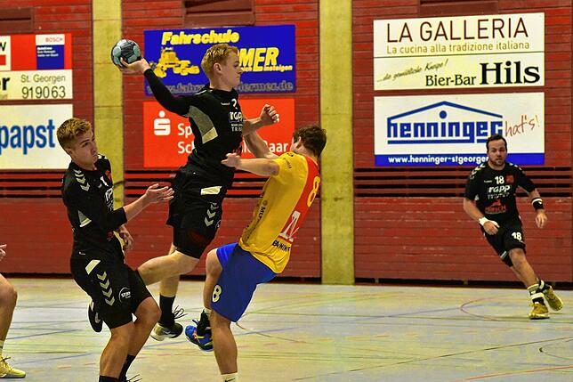 Damit den St. Georgener Handballfans Szenen wie diese nicht verborgen blieben, wurde die Begegnung im Internet übertragen.