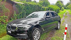 Am Pfosten ist Schluss: Die Fahrt mit einem laut Polizei zuvor gestohlenen Auto endete in Kreuzlingen nahe der deutschen Grenze. Auch ...
