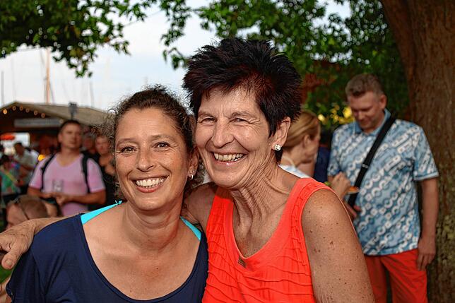 Bild 31: Party direkt am Bodensee: Beim Staader Hafenfest 2025 treffen sich die Konstanzer