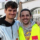 Daniel Kostadinoski (IT-Angestellter) und Moritz Müller, Erzieher in Ausbildung, fordern mehr Gehalt.