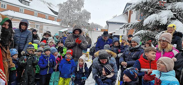 Winterliche Weihnachtstimmung herrscht beim Christkindlemarkt 2023 in Bad Dürrheim.